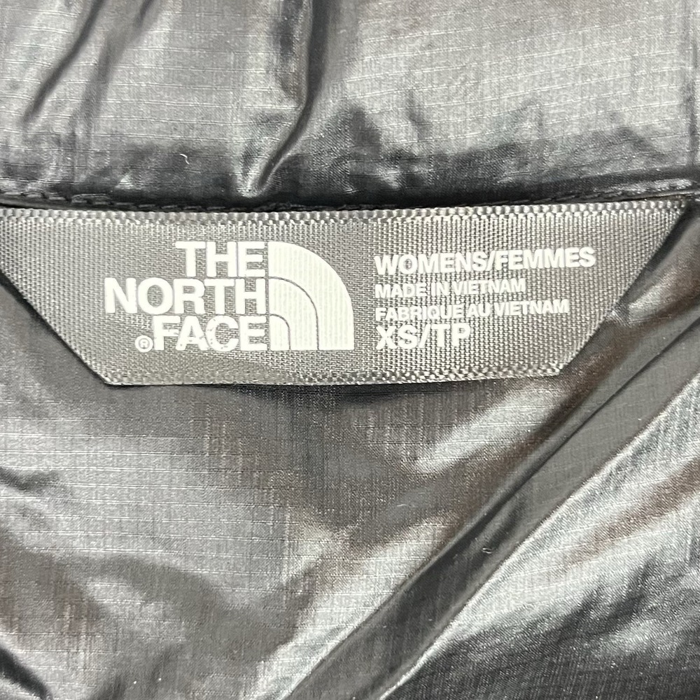 The North Face Womens XS Puffer Vest  Navy Polka Dot Performance Activewear Chic - Picture 8 of 11